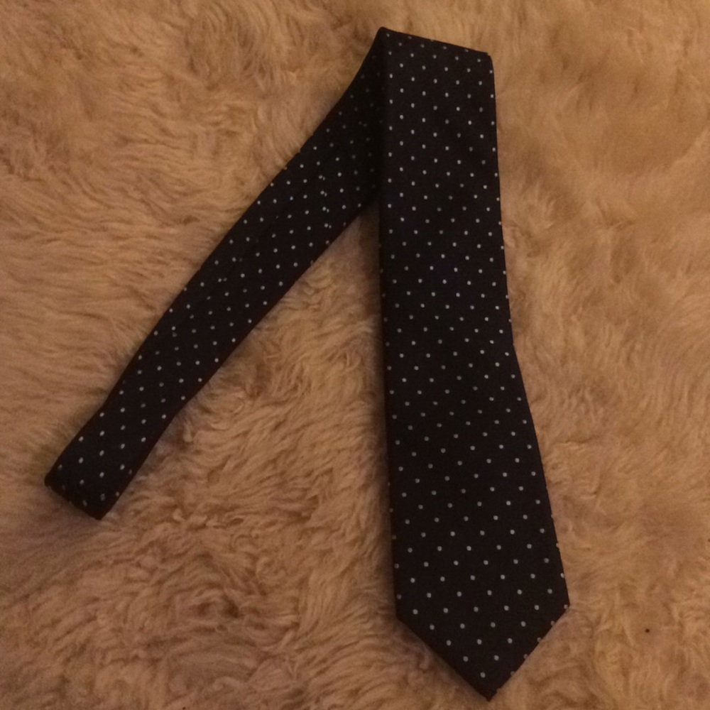 Izod navy blue and white polkadot tie